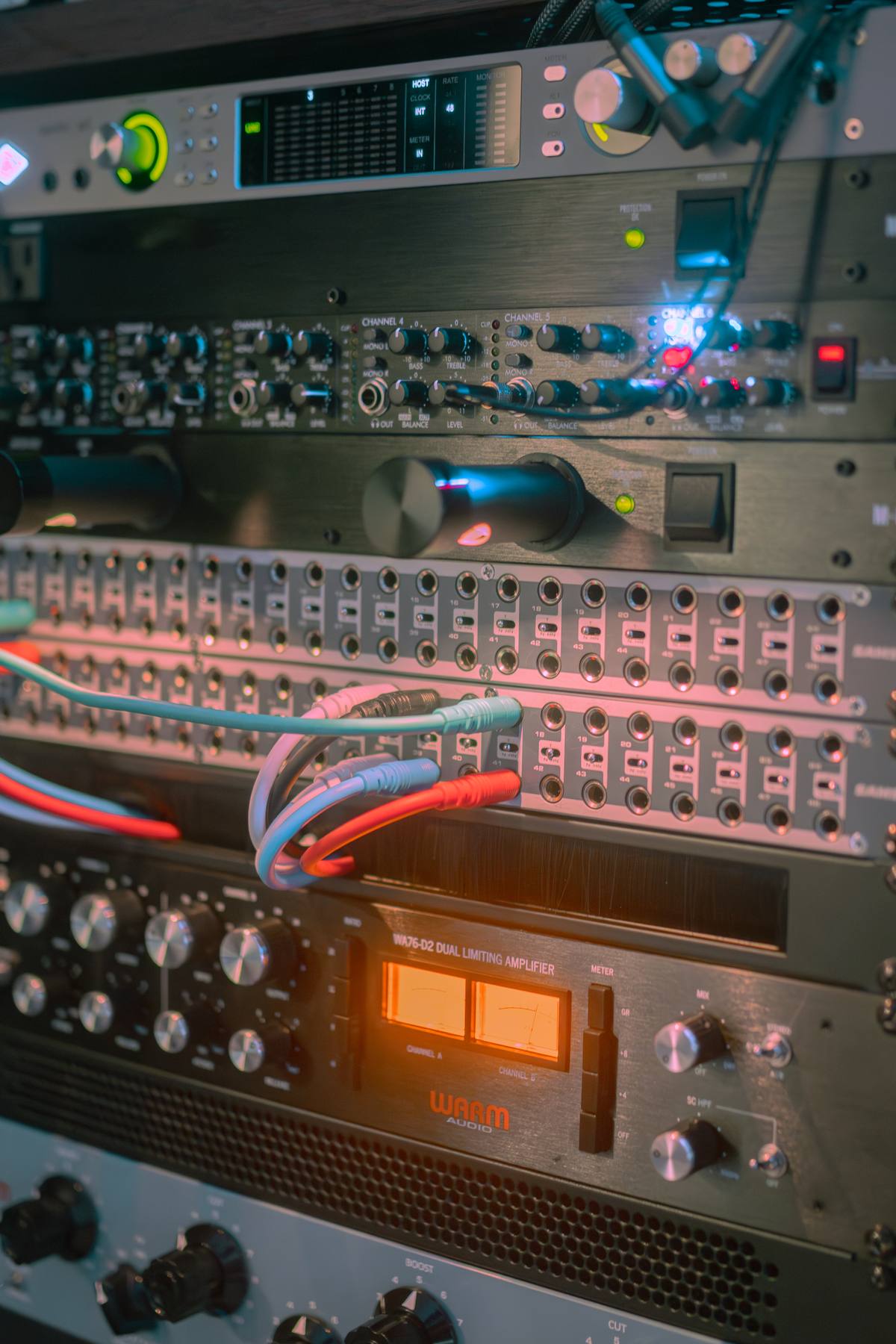 Outboard gear rack with patch cables